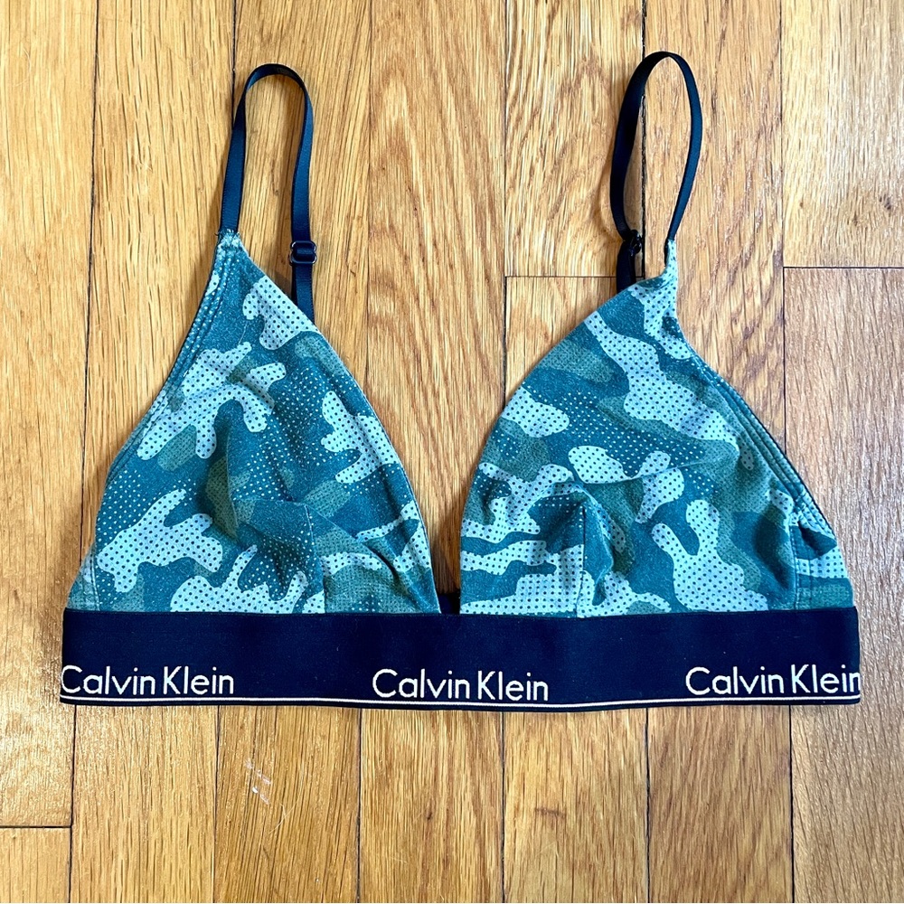 Calvin Klein Black and Green Camo Sports Bra Size M
